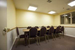 Boardroom for rent for small meetings